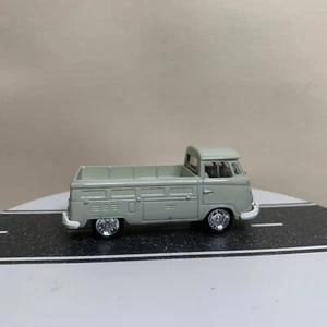 Johnny Lightning Volkswagen 1966 T1 Type 2 Pickup Combi Tan/White Bumpers 1:64 - Picture 1 of 22