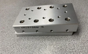 THK VRU3105M Cross Roller Table , 105x60x28mm - Picture 1 of 5