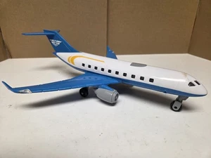 Driven Battat Airplane - Picture 1 of 6