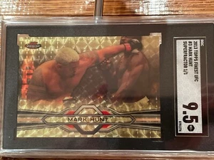 MARK HUNT 2013 TOPPS Finest  UFC SUPERFRACTOR 1/1 HW CHAMP SGC 9.5 RARE - Picture 1 of 4