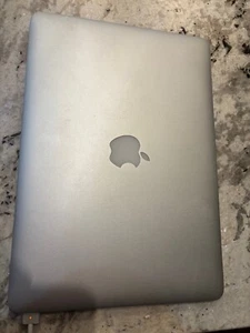 Apple MacBook Air - Picture 1 of 4