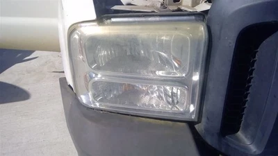 Compuesto de faros de pasajero para camioneta Ford F250SD 05-07 160028 Foto 1 de 4