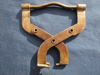 Outil Pince MOREL ancien fer (à identifier) 11 x 11 cm - Photo 1/4