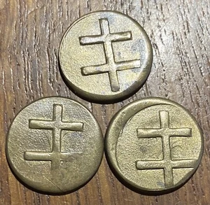 LOT DE 3 JETONS DE JEU DIFFÉRENTS AVEC LA CROIX DE LORRAINE (948) - Bild 1 von 2