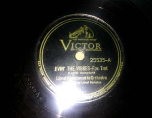 LIONEL HAMPTON & ORCH. Jivin' The Vibers/Stomp VICTOR 78 RPM L@@K! - Foto 1 di 4