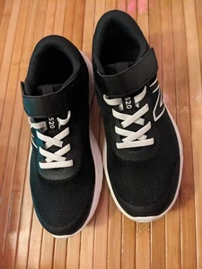 New Balance Jr 520v8 taglia 2 scarpa comoda nera larga con lacci elastici PA520BW8 - Foto 1 di 10