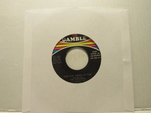 Intruders – Cowboys To Girls / Turn The Hands Of Time - 1968 - R&B - Imagen 1 de 3