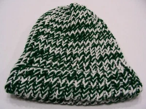 GREEN & WHITE - HAND KNITTED - YOUTH SIZE STOCKING CAP BEANIE HAT! - Picture 1 of 3