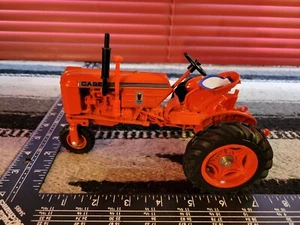 Réplica de tractor agrícola fundido a presión Ertl Case VAC coleccionable  - Imagen 1 de 11