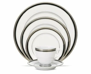 NEW Noritake AUSTIN PLATINUM Fine Porcelain China 5 PIECE PLACE SETTING NIB - Bild 1 von 1