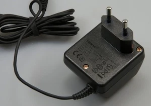 Genuine Nokia ACP-7E Mains Charger for Nokia Phones with the 3.5 mm Thick Pin - Picture 1 of 3