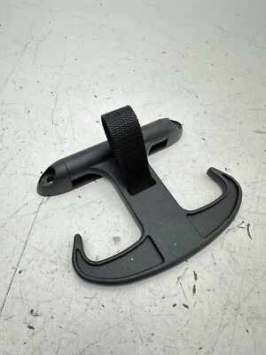 AUDI A4 2017-2019 - maletero trasero maletero maletero gancho de amarre OEM 8Y5867615C Foto 1 de 3