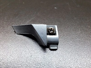 Vintage Daisy 880 Barrel Hold Down Clamp With Screw Mfg 6-1974 Reg No F403895 - Picture 1 of 4
