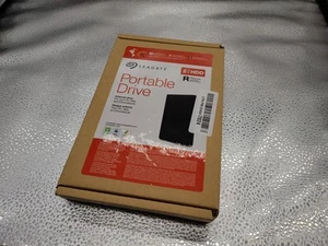 Seagate 2TB External Hard Drive with USB Cable 2N1AP5-500 - Afbeelding 1 van 4