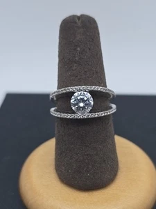 Sterling Silver And Cubic Zirconia Ring Size 7 - Picture 1 of 6