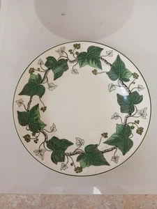 SET OF 4 WEDGWOOD ENGLAND NAPOLEON IVY 8 1/4 INCH DIAMETER SALAD PLATES - Picture 1 of 8