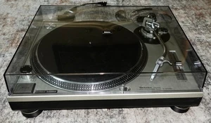 Technics SL-1200mk2 Silver DJ Turntable Direct Drive.MINT. w/Cracked Dustcover. - Picture 1 of 6
