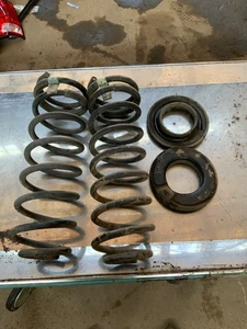 2013-2018 RAM 1500 RWD SUSPENSION REAR LEFT & RIGHT SIDE COIL SPRING SET OEM - Picture 1 of 4