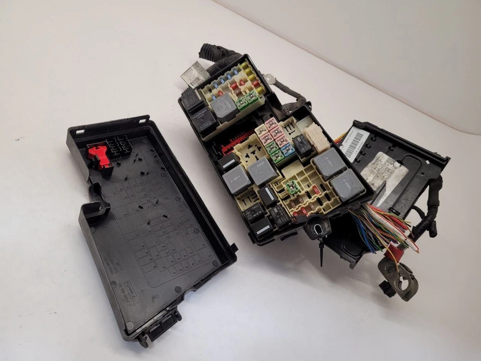 2017 LINCOLN  MKC Fuse Box Engine  Foto 1 de 4
