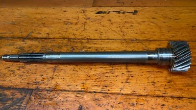 FRONT MAINSHAFT (10 SPLINES / 19 TEETH) - FORD 3000:  C7NN7017AB - Image 1 of 4