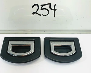 02-08 Par de molduras de anillo en D gancho de amarre trasero para maletero Audi A4 OEM 1J0864203D - Imagen 1 de 5