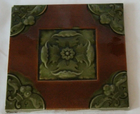 LOVELY ENGLISH aesthetic ARTS & CRAFTS symmetric majolica  FLORAL DESIGN TILE Cover