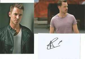 HOLLYOAKS* ASHLEY TAYLOR DAWSON SIGNED 5x3 WHITECARD+2 UNSIGNED PHOTOS+COA - Picture 1 of 1
