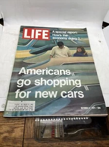 Life Magazine October 8, 1971 America's 1972 New Cars - Yves St. Laurent - 423 - Picture 1 of 15