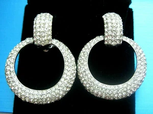 VINTAGE GORGEOUS CINER CLEAR CRYSTALS SILVER TONE DOOR KNOCKER CLIP EARRINGS - Picture 1 of 3