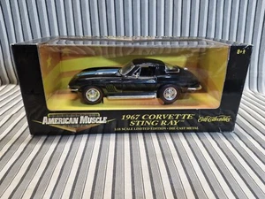 AMERICAN MUSCLE 1/18 1967 CORVETTE STING RAY EDIZIONE LIMITATA NERO PRESSOFUSO - Foto 1 di 10