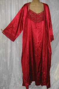 NEU 1X WOMAN WITHIN LIPPENSTIFT ROT SEIDIG SATIN STRETCH SPITZE NACHTHEMD MORGENMANTEL SET - Bild 1 von 6