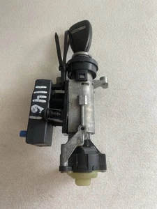 2011-2014 Chrysler 200 Ignition Switch With Immobilizer Transceiver - Picture 1 of 8
