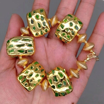 Pulsera de piedras naturales verde diópsido astillas rectangular hilo joyería de diseñador Foto 1 de 4