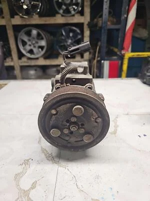 Bomba compresora de aire acondicionado Dodge Durango 1998-2001 Foto 1 de 4