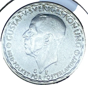 1945 Sweden Silver 1 Krona 25mm coin King Gustav Royal Crest Reverse /Cardboard - Picture 1 of 9