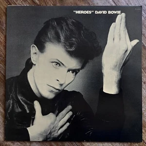 DAVID BOWIE - HEROES EX/EX VINYL LP / LYRIC INSERT / ITALIAN PRESSING - Picture 1 of 12
