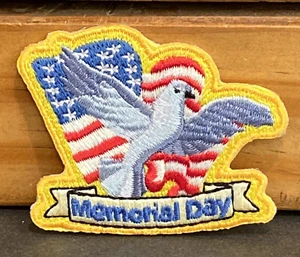 Memorial Day Patch Full Color Embroidered Sew Iron On - Crafts, Scouts, Veterans - Picture 1 of 4