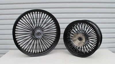 DNA MAMMOTH 52 脂肪 SPOKE 21x3.5 16x5.5 全黑车轮套装 2009 + 巡回赛哈雷 — 第 1/3 张图片