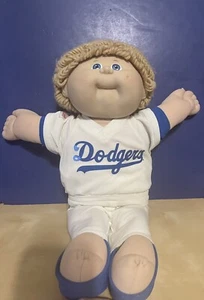 Vintage 1978-1982 Kohlaufnäher Junge Puppe mit sandbraunem Haar & blauem Auge #15 - Bild 1 von 17