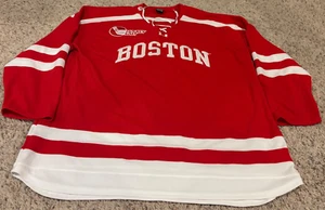 Under Armour Boston University Terriers maglia hockey rossa da uomo taglia 2XL NCAA - Foto 1 di 3
