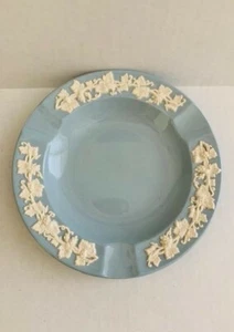 Vintage Wedgewood Blue Jasperware  3 5/8" Ashtray GRAPE & VINES BORDER EUC - Picture 1 of 3