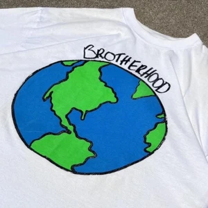Vintage Brotherhood Earth Globe Graphic T-Shirt Single Stitch 90s Style 23x29 - Picture 1 of 6