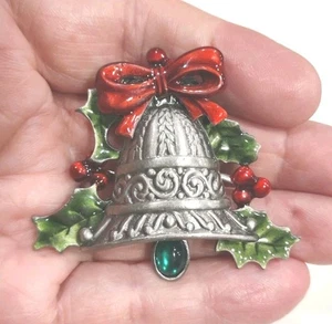 Broche prendedor vintage de Navidad con campana de acebo cabujón esmalte ST, 1 3/4", Q57 - Imagen 1 de 3