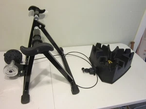 CYCLEOPS BICYCLE TRAINER WITH TIRE MOUNT. EUC - Picture 1 of 6