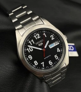 NEW Seiko 5 Black Day Date Automatic Dial Stainless Steel Sporty Men’s Watch - Picture 1 of 12