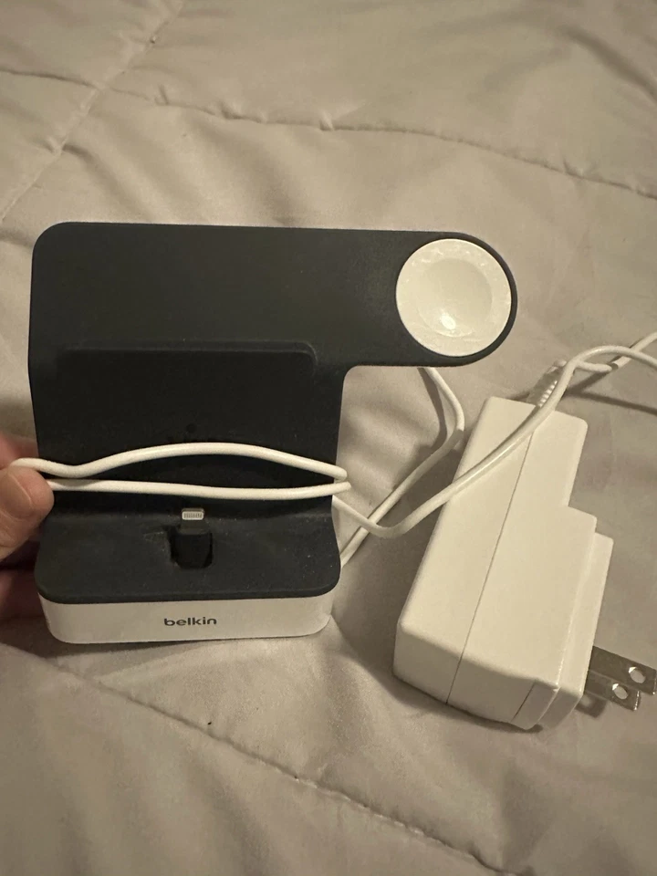 Belkin Wireless Charging Dock 3-in-1 Compatible with Apple Watch iPhone Black - Image 1 of 1