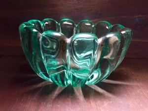 Teal Green Art Glass Bowl rose bowl or vase Heavy no marking smooth bottom Cute - Picture 1 of 12