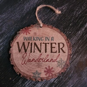 Holziger Stil ""Walking in a Winters Wonderland"" Weihnachtsbaumschmuck - Bild 1 von 2