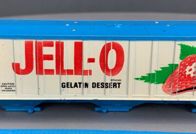 HO TYCO JELL-O 3-Bay Covered Hopper GARX 50823 For Parts HO4631 - Image 1 of 4