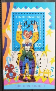 Germany S. Sheet -   For us children 1993 - Singing Clown - CTO. - Picture 1 of 1